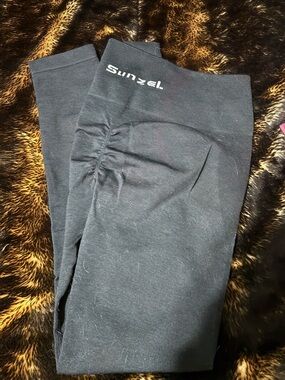 Sunzel Women's Black High-Waist Leggings